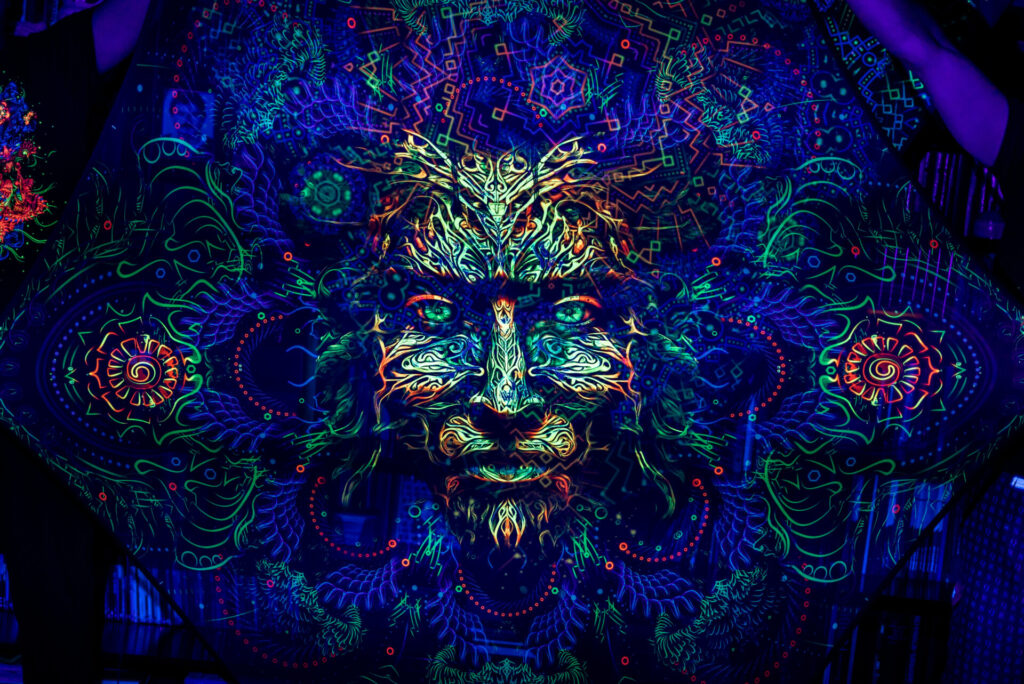 Forest Spirit – UV-Hexagon – 01 – Psychedelic UV-Reactive Element – Ceiling Decoration