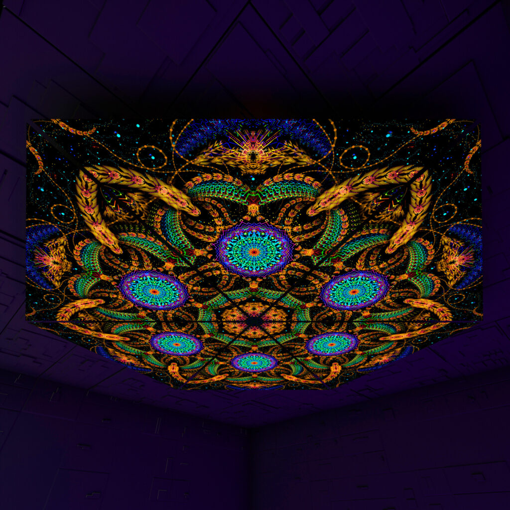 Cosmic Snakes Triangle – TR02 – Psychedelic UV-Reactive Triangles Set – Psychedelic Party Decoration