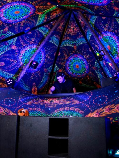 Cosmic Snakes Triangle – TR02 – Psychedelic UV-Reactive Triangles Set – Psychedelic Party Decoration - Image 3