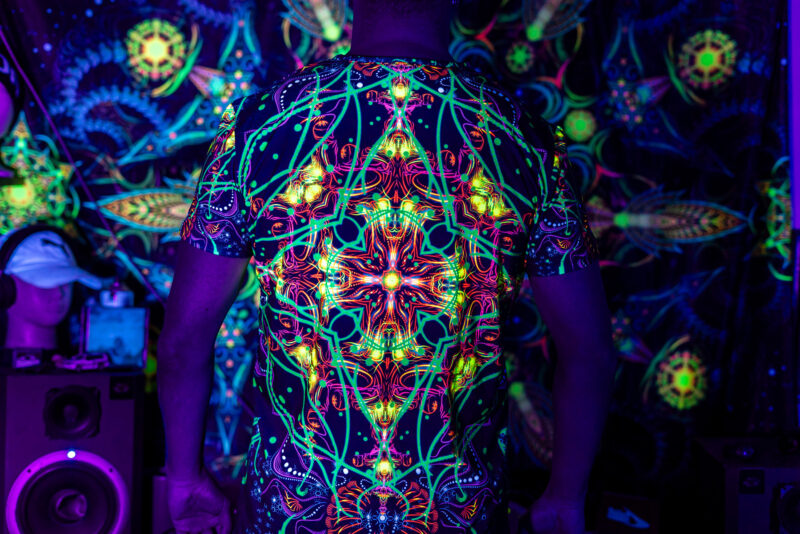 Clothes for Reincarnation Original, UV Active Psychedelic T-Shirt - Image 3